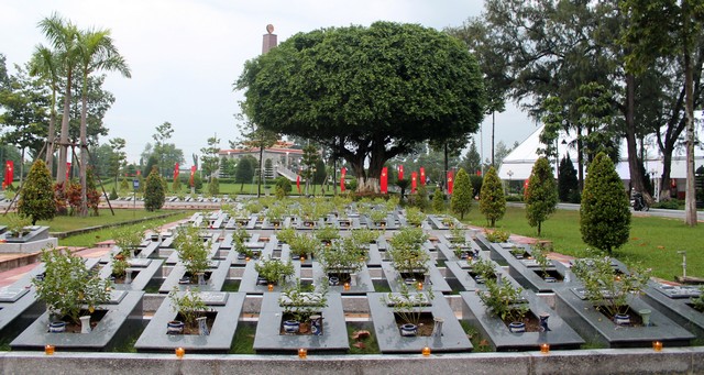 Bình Dương: Lễ thắp nến tri ân các anh hùng liệt sỹ