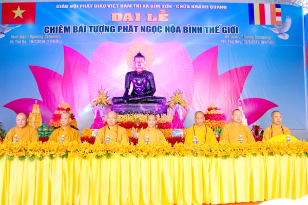 Thanh Hóa: Khai mạc triển lãm, chiêm bái Tôn tượng Phật ngọc hòa bình thế giới tại Chùa Khánh Quang.