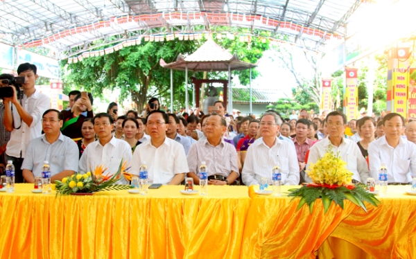 Thanh Hóa: Khai mạc triển lãm, chiêm bái Tôn tượng Phật ngọc hòa bình thế giới tại Chùa Khánh Quang.