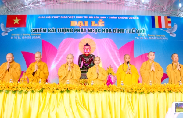 Thanh Hóa: Khai mạc triển lãm, chiêm bái Tôn tượng Phật ngọc hòa bình thế giới tại Chùa Khánh Quang.