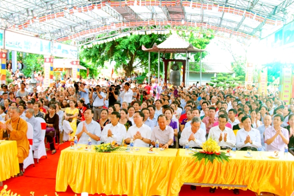 Thanh Hóa: Khai mạc triển lãm, chiêm bái Tôn tượng Phật ngọc hòa bình thế giới tại Chùa Khánh Quang.