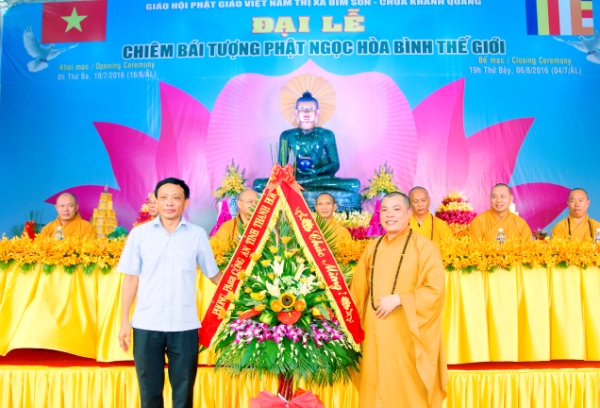 Thanh Hóa: Khai mạc triển lãm, chiêm bái Tôn tượng Phật ngọc hòa bình thế giới tại Chùa Khánh Quang.
