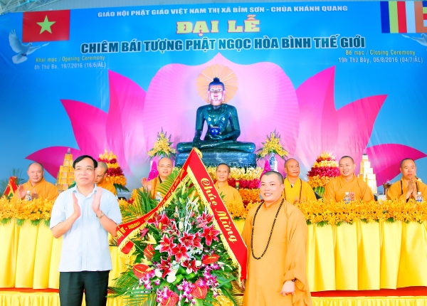 Thanh Hóa: Khai mạc triển lãm, chiêm bái Tôn tượng Phật ngọc hòa bình thế giới tại Chùa Khánh Quang.