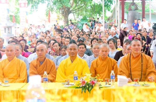 Thanh Hóa: Khai mạc triển lãm, chiêm bái Tôn tượng Phật ngọc hòa bình thế giới tại Chùa Khánh Quang.