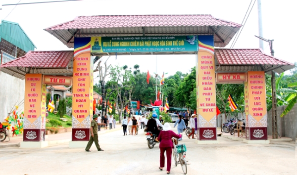 Thanh Hóa: Khai mạc triển lãm, chiêm bái Tôn tượng Phật ngọc hòa bình thế giới tại Chùa Khánh Quang.