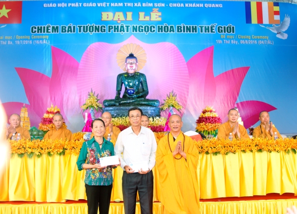 Thanh Hóa: Khai mạc triển lãm, chiêm bái Tôn tượng Phật ngọc hòa bình thế giới tại Chùa Khánh Quang.