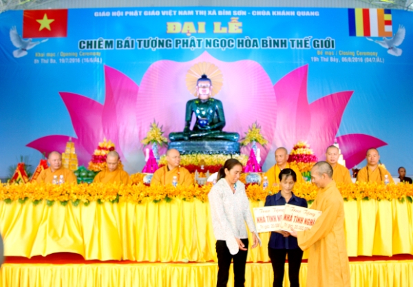 Thanh Hóa: Khai mạc triển lãm, chiêm bái Tôn tượng Phật ngọc hòa bình thế giới tại Chùa Khánh Quang.