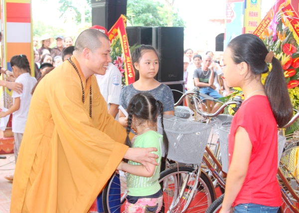 Thanh Hóa: Khai mạc triển lãm, chiêm bái Tôn tượng Phật ngọc hòa bình thế giới tại Chùa Khánh Quang.