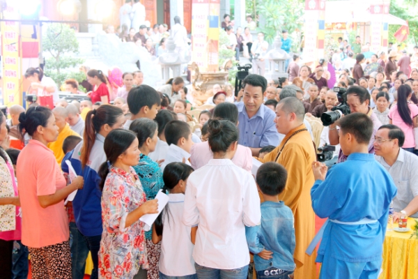 Thanh Hóa: Khai mạc triển lãm, chiêm bái Tôn tượng Phật ngọc hòa bình thế giới tại Chùa Khánh Quang.