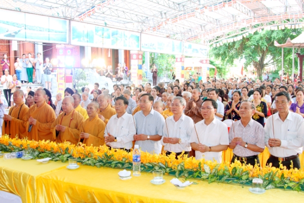 Thanh Hóa: Khai mạc triển lãm, chiêm bái Tôn tượng Phật ngọc hòa bình thế giới tại Chùa Khánh Quang.