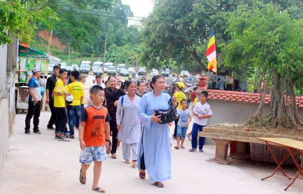 Thanh Hóa: Khai mạc triển lãm, chiêm bái Tôn tượng Phật ngọc hòa bình thế giới tại Chùa Khánh Quang.