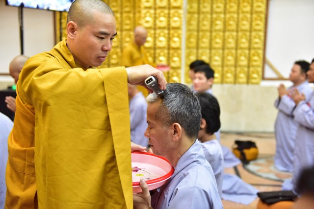Thơ: Xuất gia gieo duyên