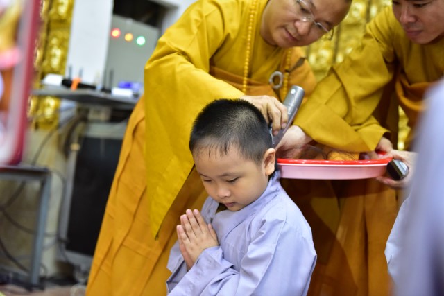 Thơ: Xuất gia gieo duyên
