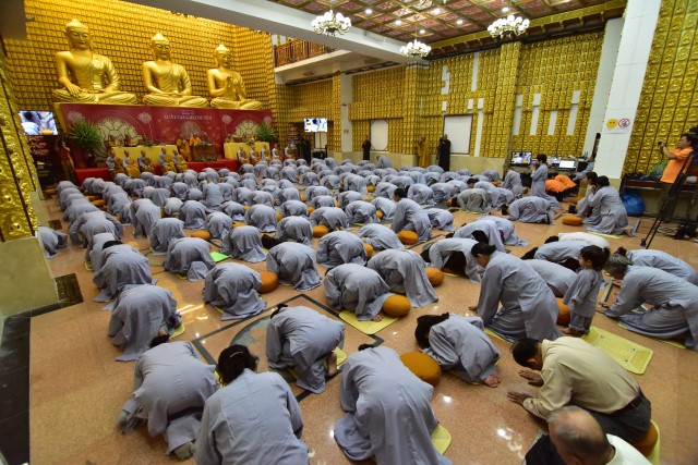 Thơ: Xuất gia gieo duyên