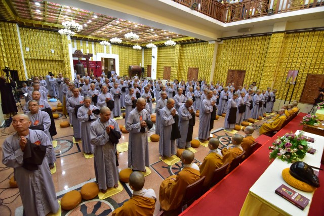 Thơ: Xuất gia gieo duyên
