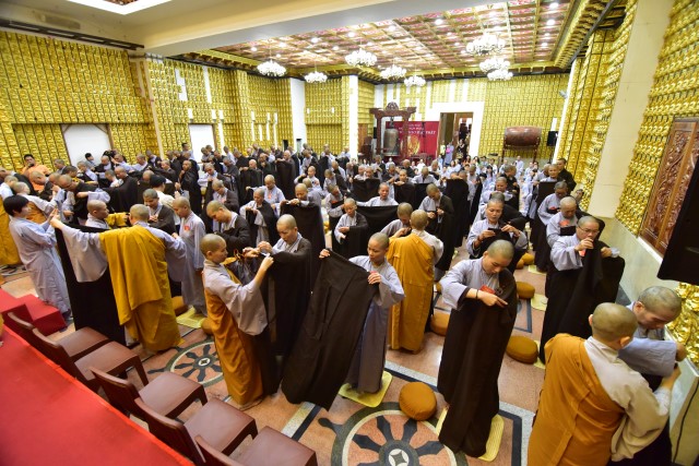 Thơ: Xuất gia gieo duyên
