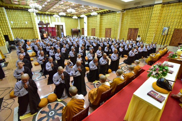 Thơ: Xuất gia gieo duyên