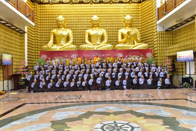 Thơ: Xuất gia gieo duyên