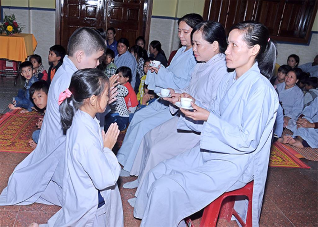 Chùa Linh Hội:  Lễ Vu Lan - Bông Hồng Cài Áo