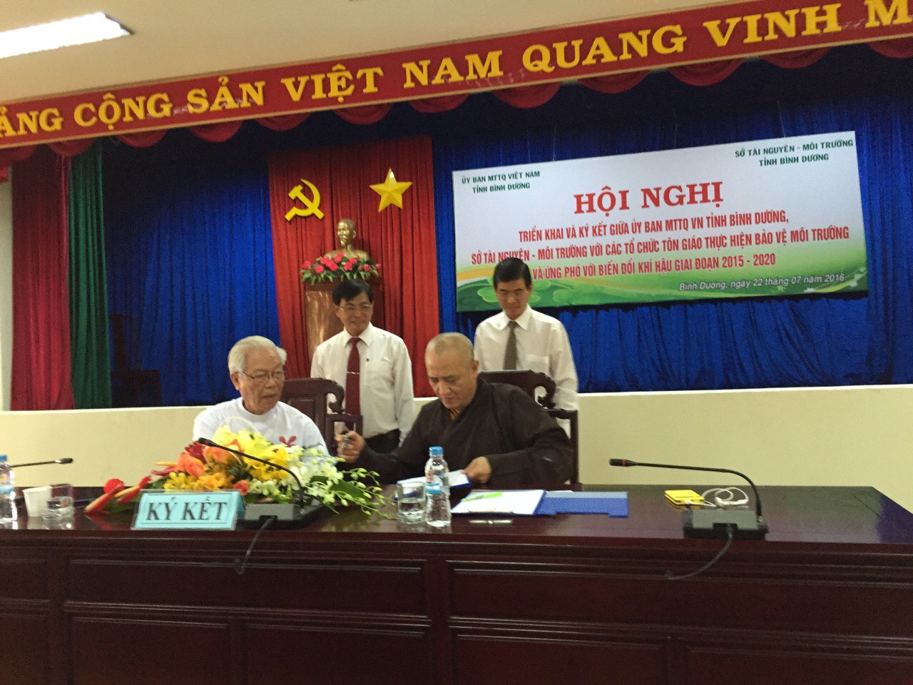 Bình Dương: Các tổ chức tôn giáo ký kết chương trình phối hợp bảo vệ môi trường