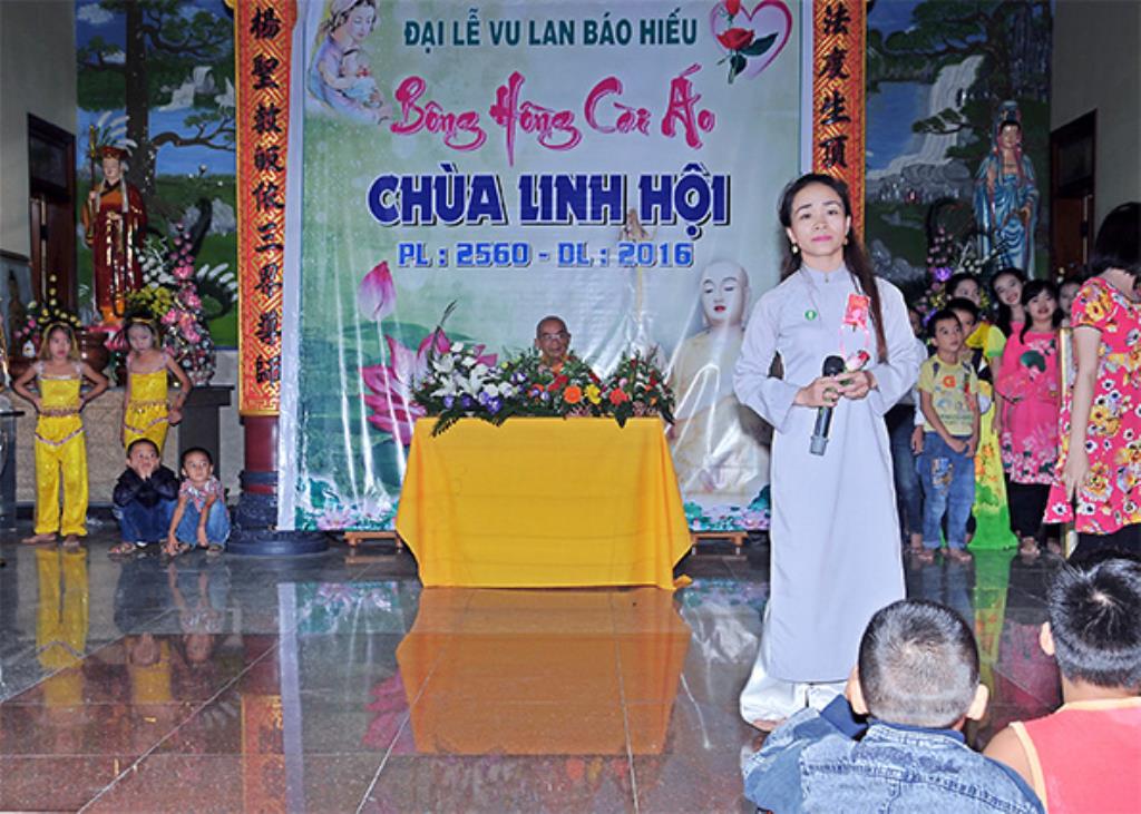 Chùa Linh Hội:  Lễ Vu Lan - Bông Hồng Cài Áo