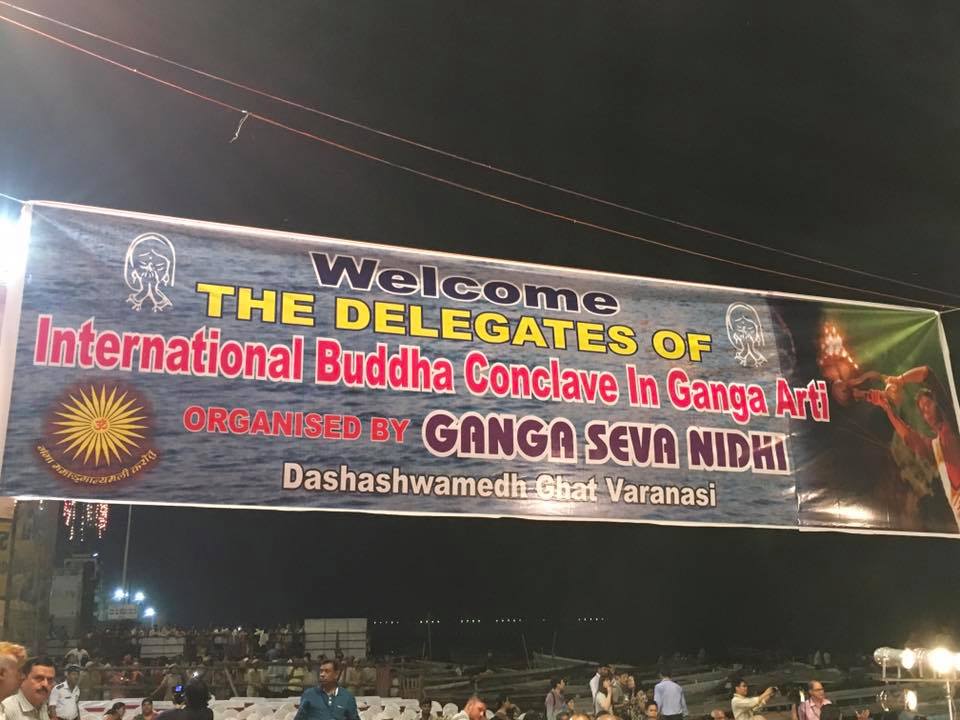 Ký sự cúng dường các đền thần “Ganga Aarti” tại sông Hằng