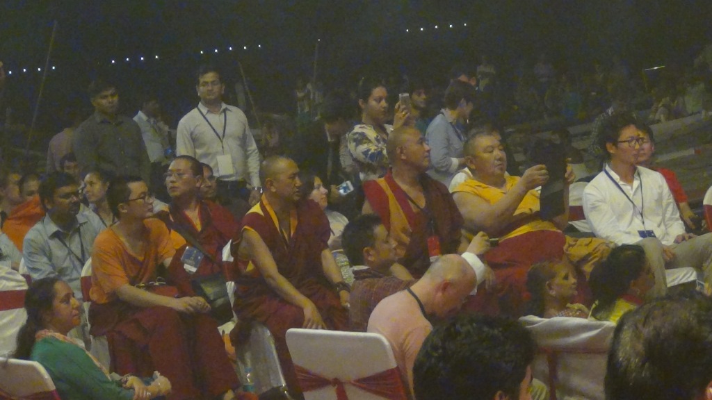 Ký sự cúng dường các đền thần “Ganga Aarti” tại sông Hằng