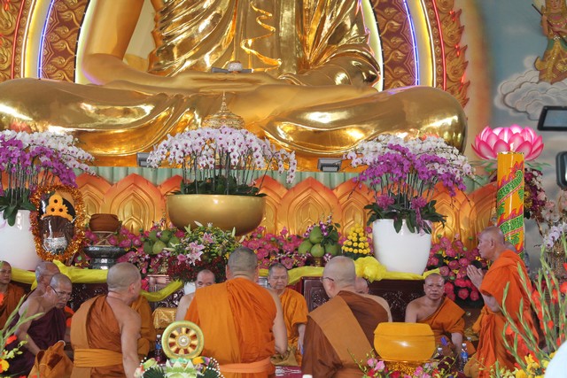 Đồng Nai:   Đại lễ dâng y Kathina - PL.2560