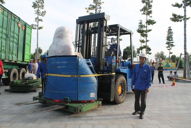 Bình Dương: Lễ cung nghinh Phật Ngọc Hòa Bình Thế Giới