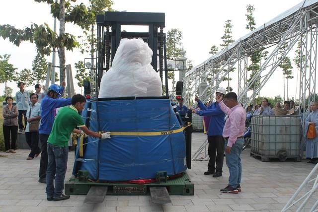 Bình Dương: Lễ cung nghinh Phật Ngọc Hòa Bình Thế Giới