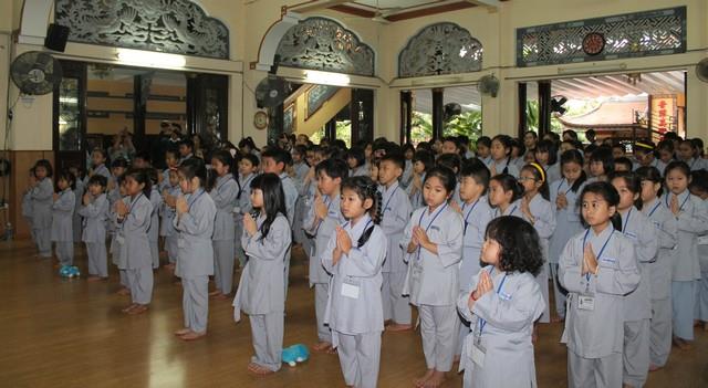 TP. Hồ Chí Minh: Phóng sự ảnh - Khóa tu: Gieo Hạt Từ Tâm - kì 53 với chủ đề: Chắp Tay Niệm Phật