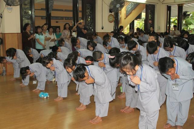 TP. Hồ Chí Minh: Phóng sự ảnh - Khóa tu: Gieo Hạt Từ Tâm - kì 53 với chủ đề: Chắp Tay Niệm Phật