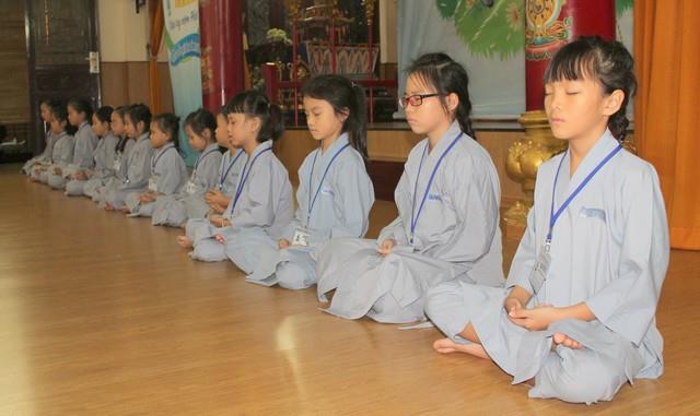 TP. Hồ Chí Minh: Phóng sự ảnh - Khóa tu: Gieo Hạt Từ Tâm - kì 53 với chủ đề: Chắp Tay Niệm Phật