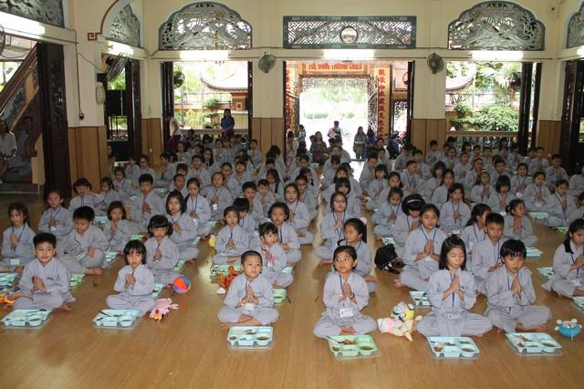 TP. Hồ Chí Minh: Phóng sự ảnh - Khóa tu: Gieo Hạt Từ Tâm - kì 53 với chủ đề: Chắp Tay Niệm Phật