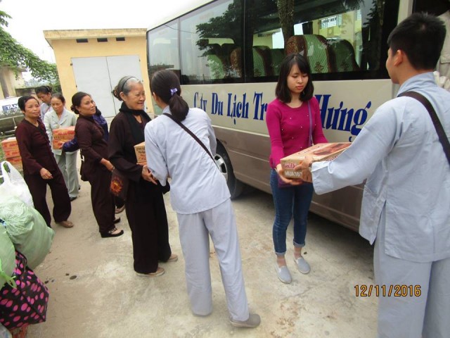 Thái Bình: Chùa Từ Xuyên thăm hỏi, tặng quà bệnh nhân