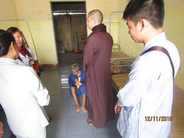 Thái Bình: Chùa Từ Xuyên thăm hỏi, tặng quà bệnh nhân