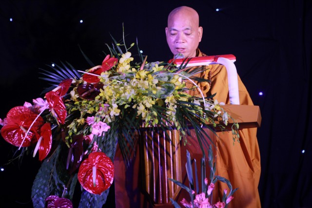 Thái Bình: Lễ vía Phật A Di Đà tại chùa Văn Môn