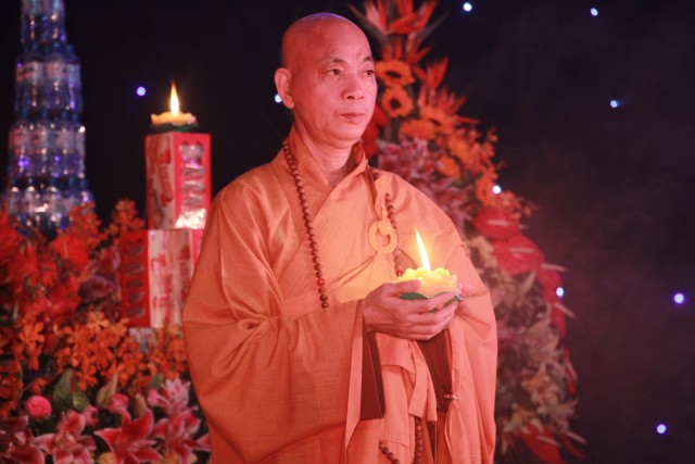 Thái Bình: Lễ vía Phật A Di Đà tại chùa Văn Môn