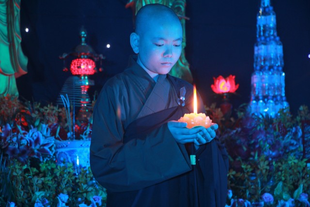 Thái Bình: Lễ vía Phật A Di Đà tại chùa Văn Môn