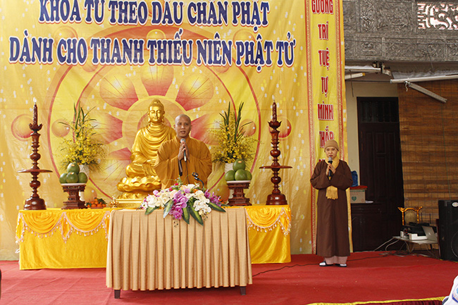 Hà Nội: Chùa Tăng Phúc tổ chức khoá tu “ Theo dấu chân Phật” lần thứ 5