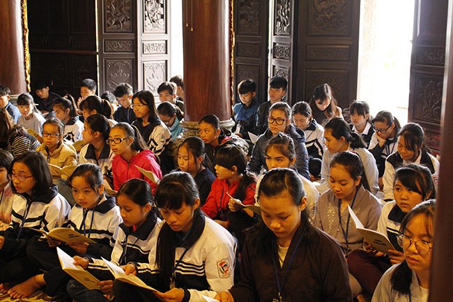 Hà Nội: Chùa Tăng Phúc tổ chức khoá tu “ Theo dấu chân Phật” lần thứ 5