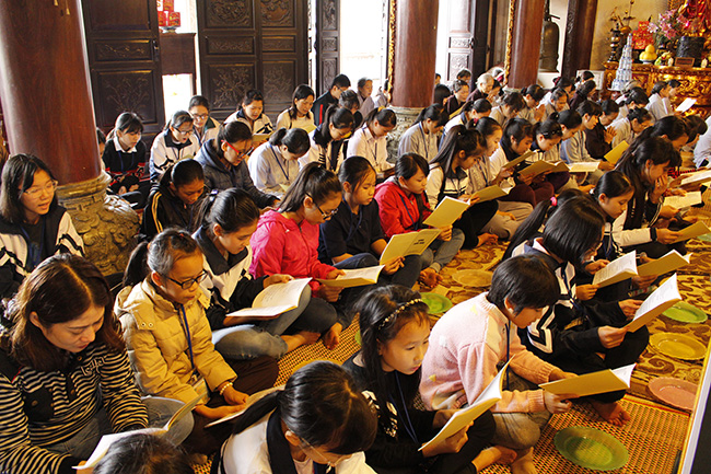 Hà Nội: Chùa Tăng Phúc tổ chức khoá tu “ Theo dấu chân Phật” lần thứ 5