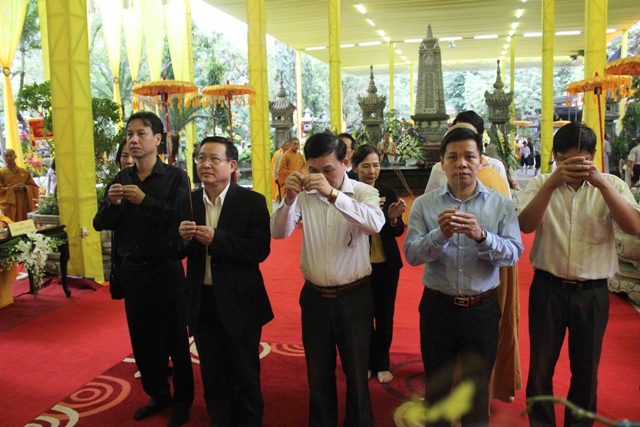 Các đoàn viếng HT. Thích Thiện Bình