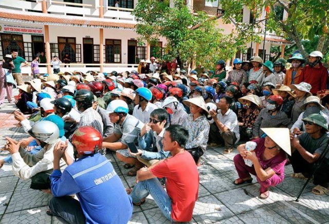 Thanh Hóa: PG tỉnh tặng 900 suất quà đợt I đến đồng bào miền Trung
