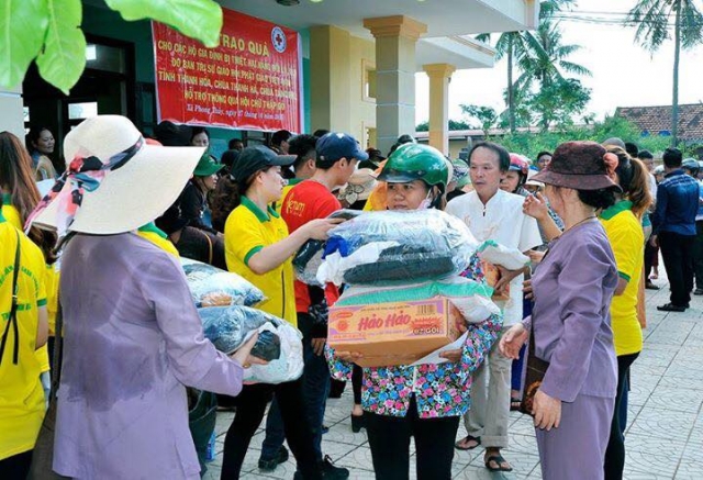 Thanh Hóa: PG tỉnh tặng 900 suất quà đợt I đến đồng bào miền Trung