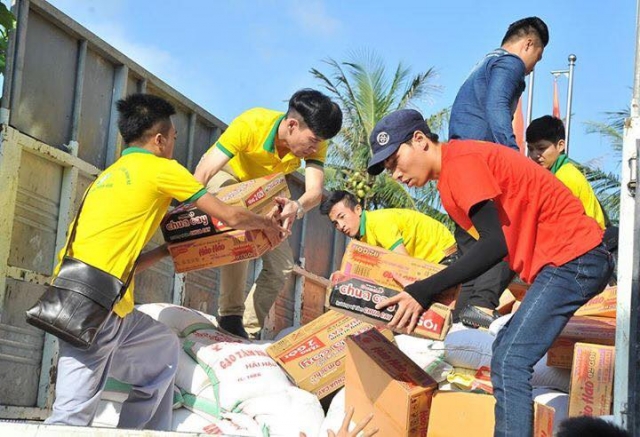 Thanh Hóa: PG tỉnh tặng 900 suất quà đợt I đến đồng bào miền Trung