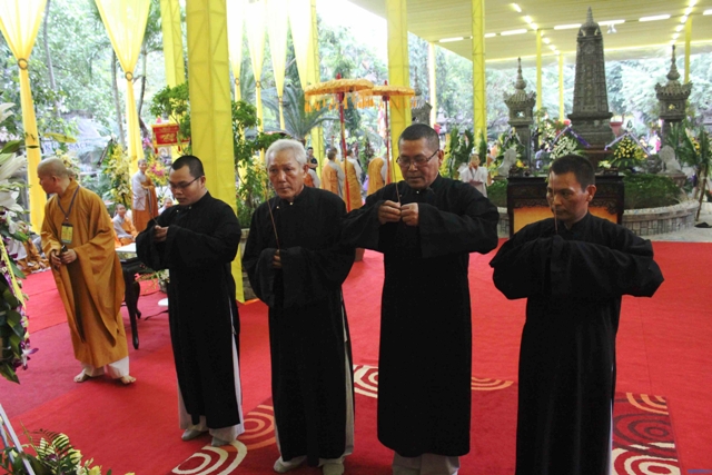 Các đoàn viếng HT. Thích Thiện Bình