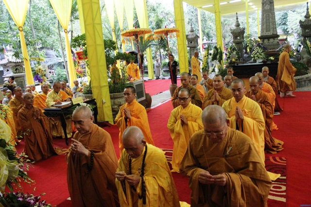 Các đoàn viếng HT. Thích Thiện Bình
