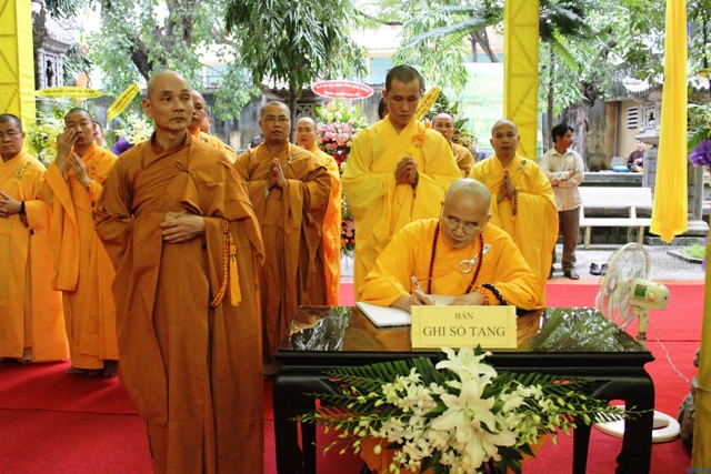Các đoàn viếng HT. Thích Thiện Bình