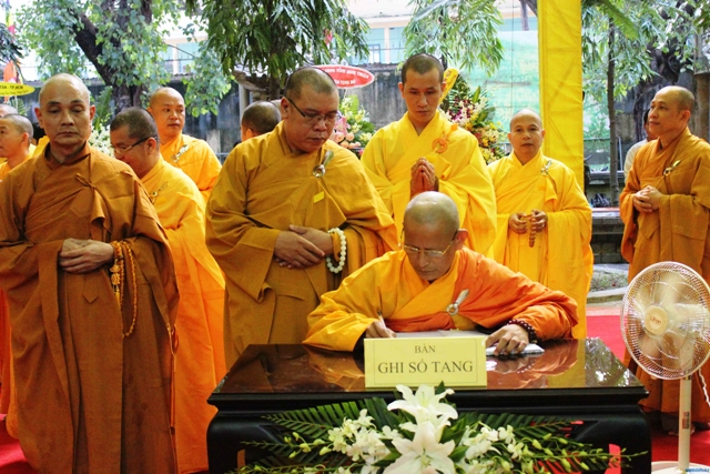 Các đoàn viếng HT. Thích Thiện Bình